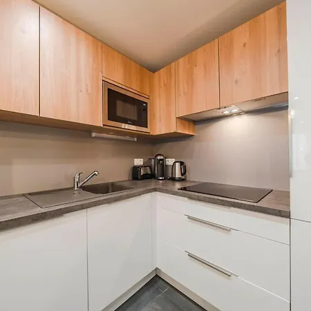 Wonderful One Bedroom Heart Of Cannes, 2min Walk To Carlton Hotel! Appartement Cannes